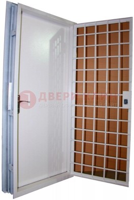 Белая стальная бронированная дверь с нитроэмалью ДБ-7 в Калуге