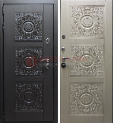 Темная стальная дверь с МДФ ДМ-161 для коттеджа в Калуге