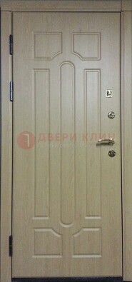 Светлая железная дверь с МДФ ДМ-21 в дом в Калуге