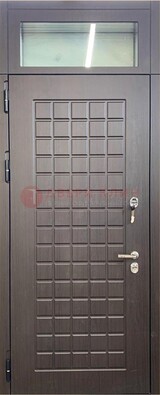 Темная железная дверь с МДФ и верхней фрамугой ДМ-337 в Калуге