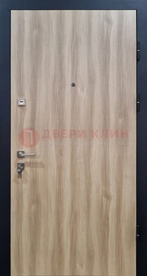 Светлая металлическая дверь с МДФ ДМ-340 в Калуге