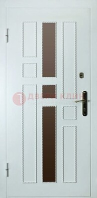 Белая стальная дверь с МДФ и декоративными вставками ДМ-62 в Калуге
