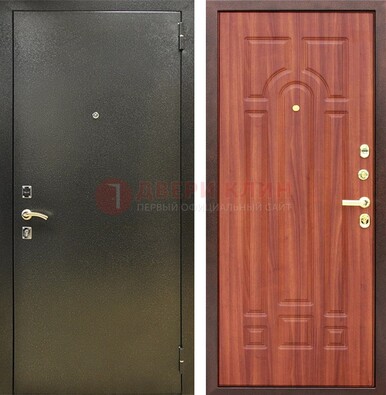Входная темно-серая дверь с порошковой отделкой и МДФ Миланский орех ДП-281 в Калуге