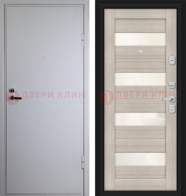 Белая железная дверь с порошковым напылением и стеклом ДП-308 в Калуге