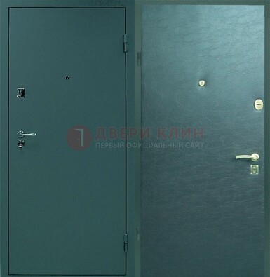 Зеленая стальная дверь с порошковым покрытием ДП-93 в Калуге