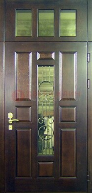Парадная дверь со стеклянными вставками и ковкой ДПР-1 в офисное здание в Калуге