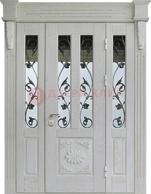 Входная парадная дверь со стеклом и ковкой в белом цвете ДПР-93 в Калуге