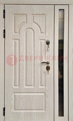 Белая металлическая дверь со стеклом ДС-68 в Калуге