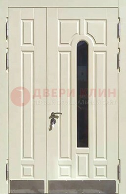 Белая двухстворчатая металлическая дверь со стеклом ДС-71 в Калуге