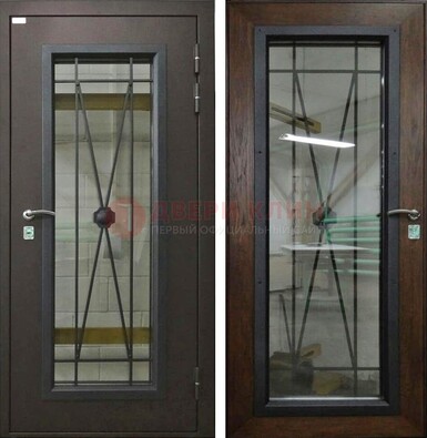 Коричневая железная дверь со стеклом для частного дома ДС-8 в Калуге