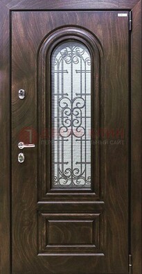 Темная филенчатая железная дверь со стеклом и ковкой ДСК-102 в Калуге