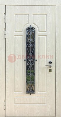 Светлая стальная дверь со стеклом и ковкой ДСК-118 в Калуге