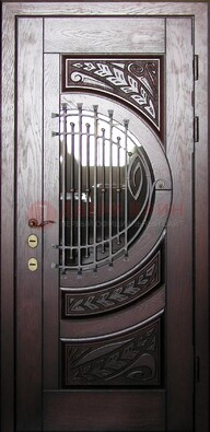 Одностворчатая входная дверь со стеклом и ковкой ДСК-21 в Казани