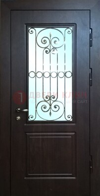 Железная дверь со стеклом и ковкой ДСК-65 для общественных зданий в Калуге