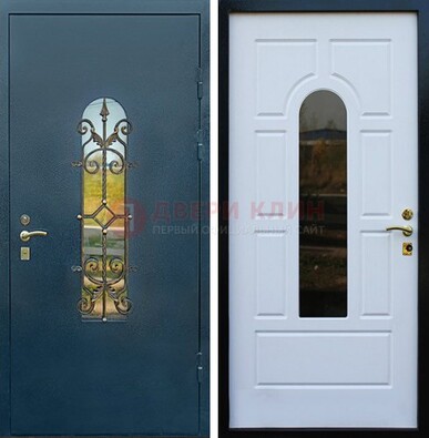 Входная дверь Дверь со стеклом и ковкой ДСК-71 для кирпичного дома в Калуге