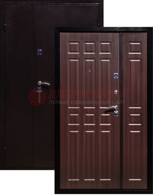 Коричневая металлическая тамбурная дверь ДТМ-24 в Талдоме
