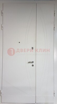 Белая тамбурная дверь ДТМ-31 в Калуге