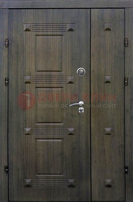 Железная двухстворчатая филенчатая дверь с виноритом ДВТ-143 в Калуге