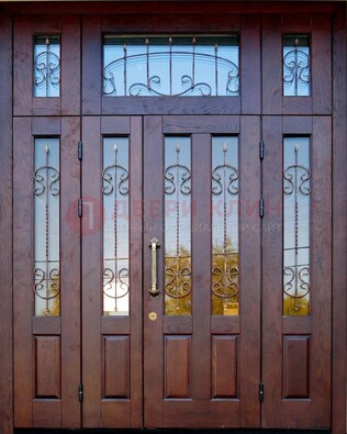 Коричневая парадная дверь с виноритом и ковкой ДВТ-168 в Калуге