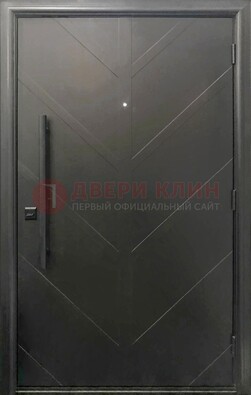 Современная металлическая дверь с виноритом ДВТ-255 в Калуге
